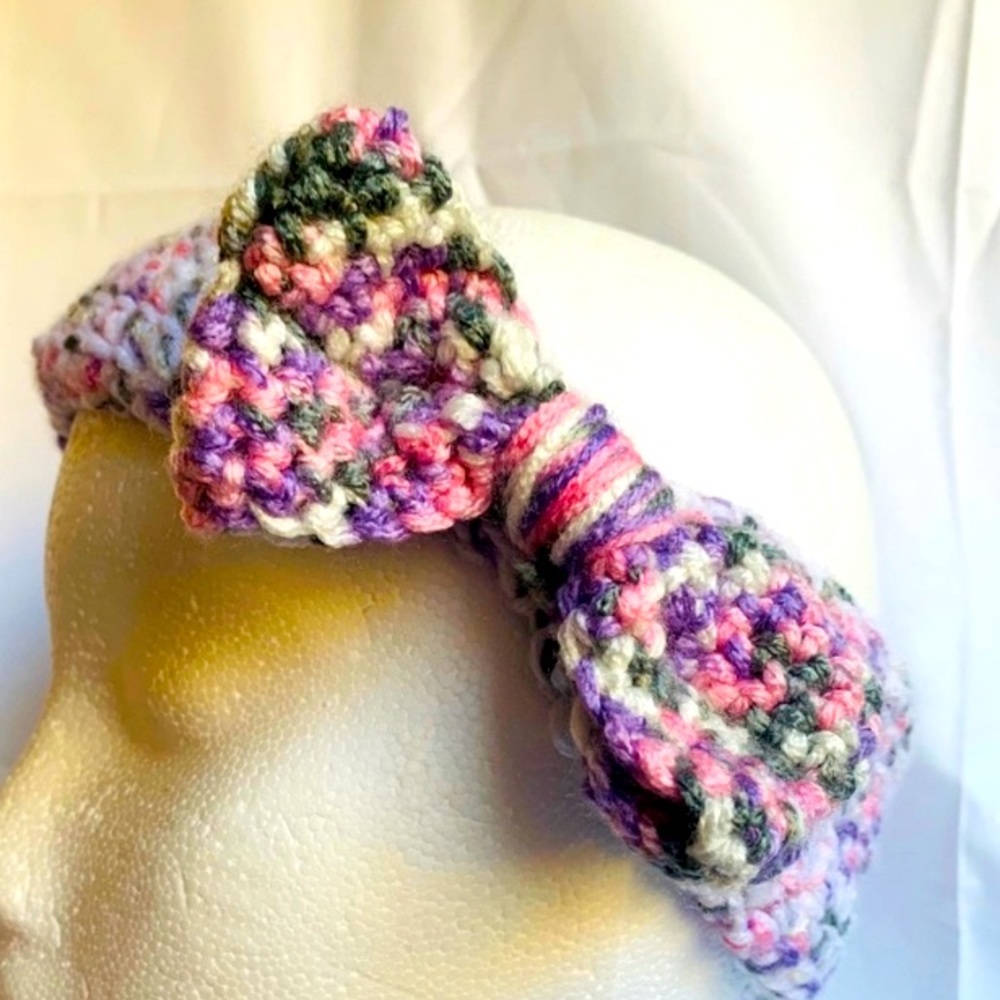 Crochet headband.